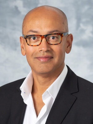headshot of Arash Bashirullah