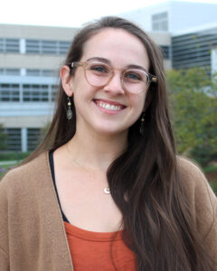 Sara Hernandez headshot