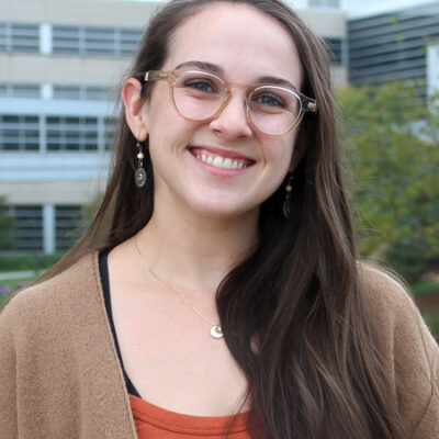 Sara Hernandez headshot