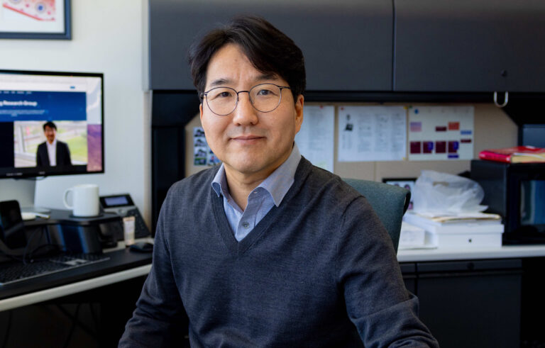 Prof Hong headshot
