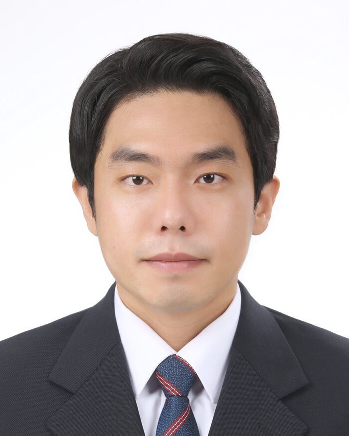 headshot of Rae Hyung Kang