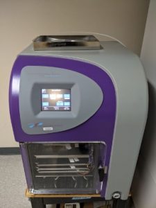 VirTis Advantage Pro bench-top freeze dryer