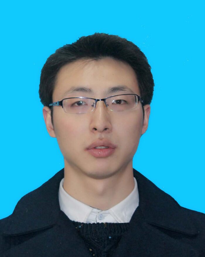 headshot of Tang Hua