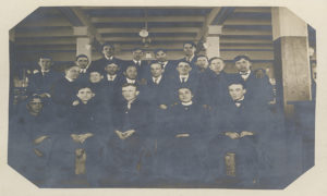 A photo of the graduation class of 1907 including Naojiro Inoue.