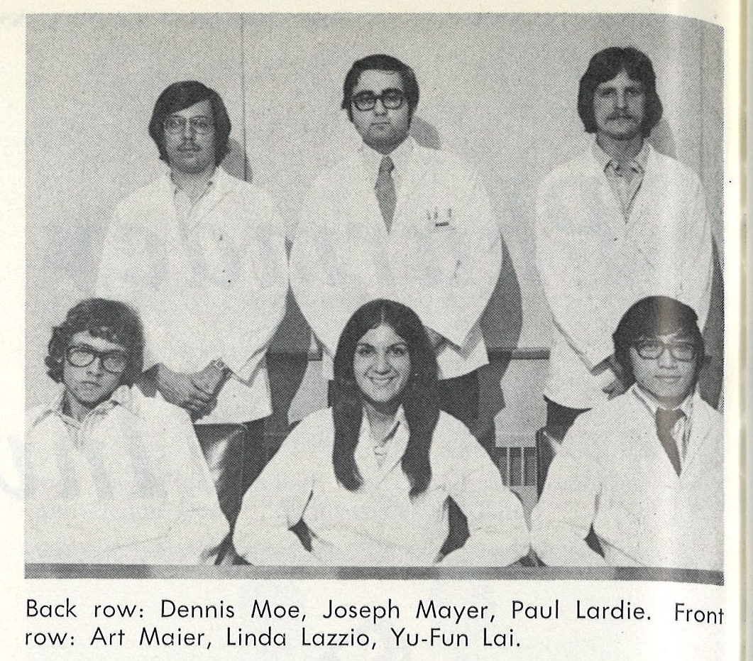 Black and white photo of Class of 1975 pharmacy students