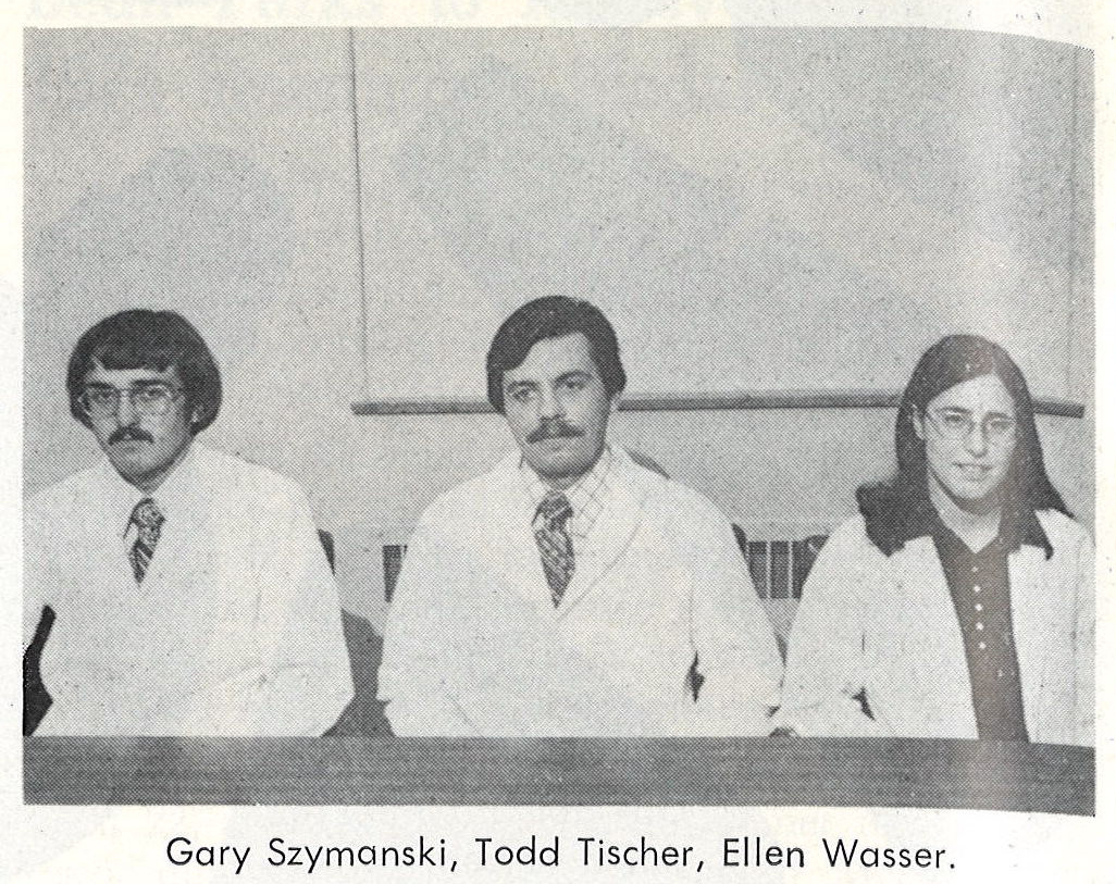 Black and white photo of Class of 1975 pharmacy students