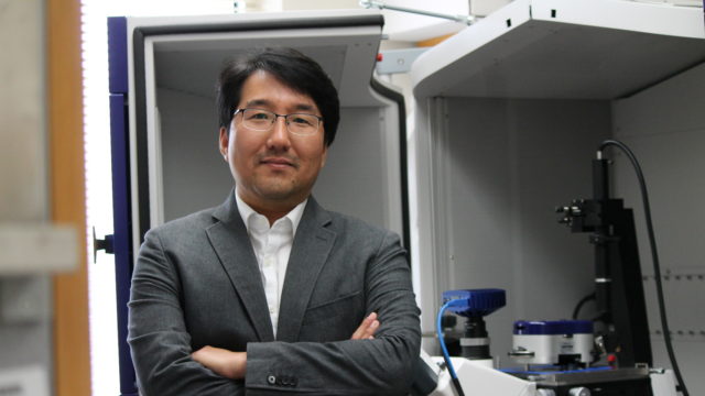 Portrait of Professor Seungpyo Hong in the lab