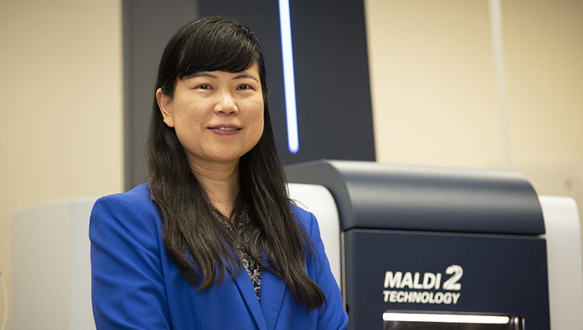 Lingjun Li in her lab