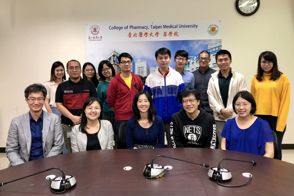 Michelle Chui with faculty and students from Taipei Medical University