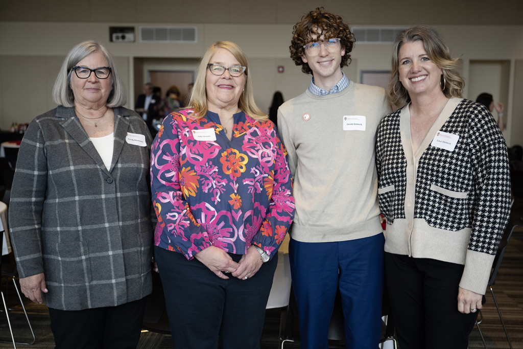 PharmD students pose with donors.