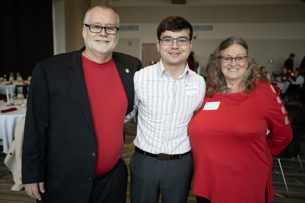 PharmD students pose with donors.