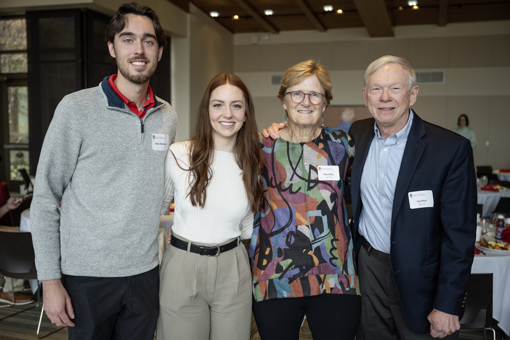 PharmD students pose with donors.