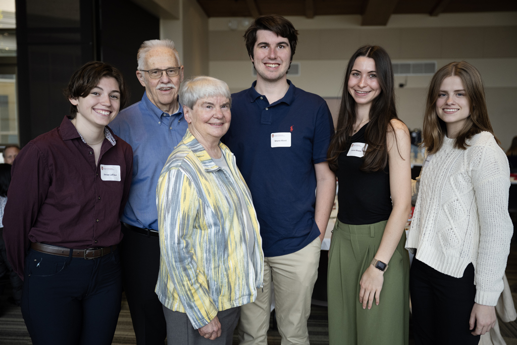 PharmD students pose with donors.