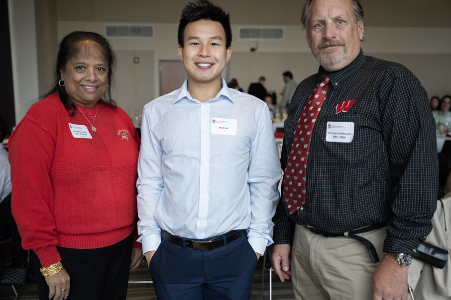 PharmD students pose with donors.