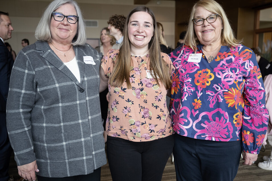 PharmD students pose with donors.