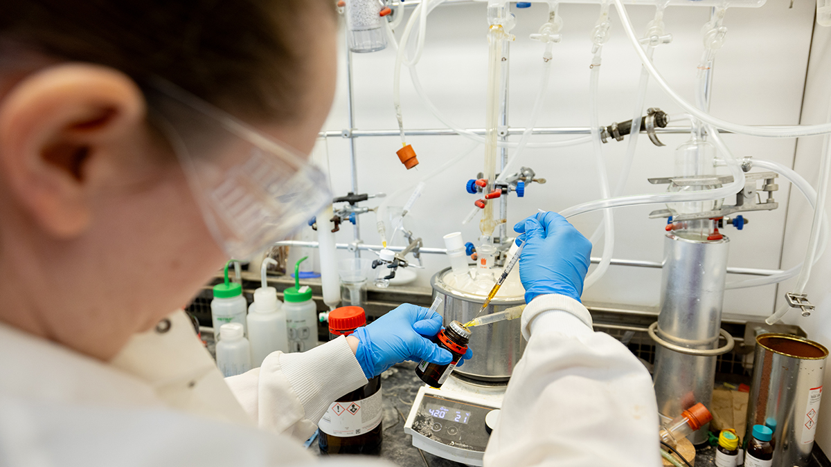 Jillian Kyzer, a medicinal chemist and staff scientist in the Wenthur Lab, synthesizes a click chemistry reaction to form probes for receptors and the reward center of the brain.
