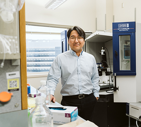 Seungpyo Hong in his lab