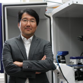 Portrait of Professor Seungpyo Hong in the lab