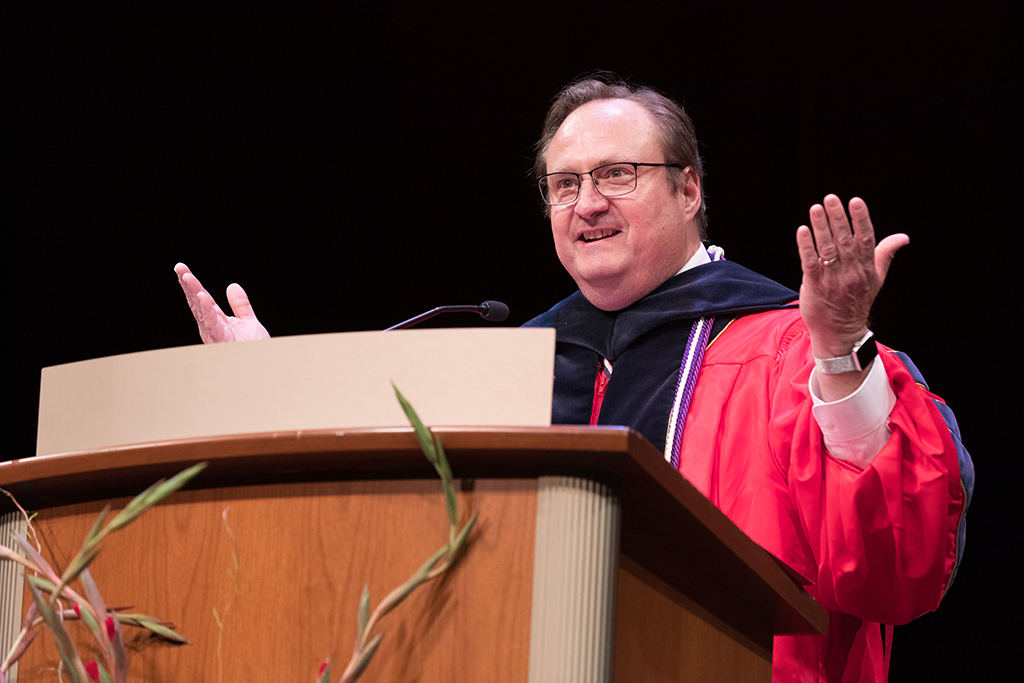 Dean Steve Swanson gives an introductory speech at the 2022 School of Pharmacy Hooding Ceremony